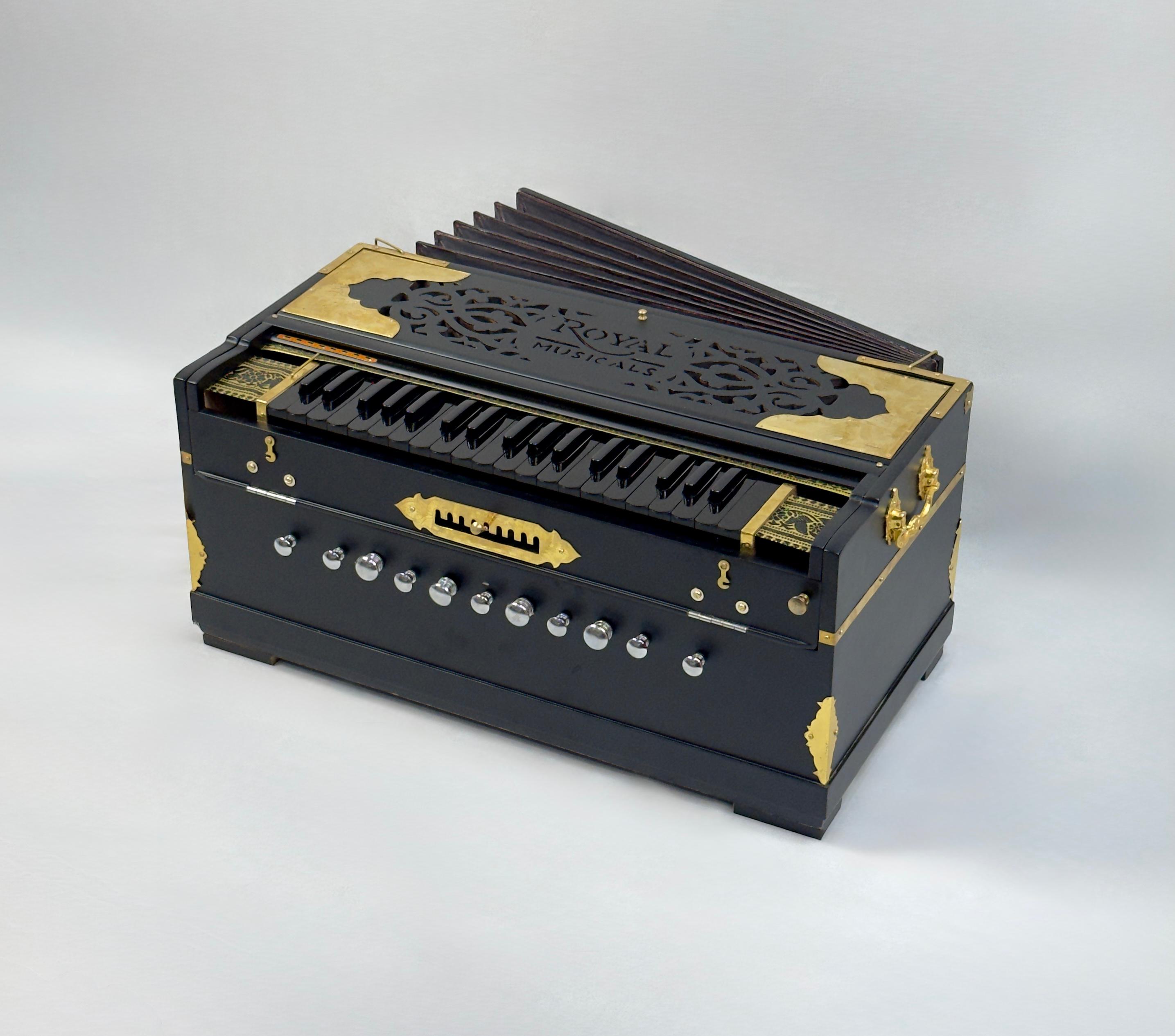 9 Scale Changer 3 Line Standing Harmonium